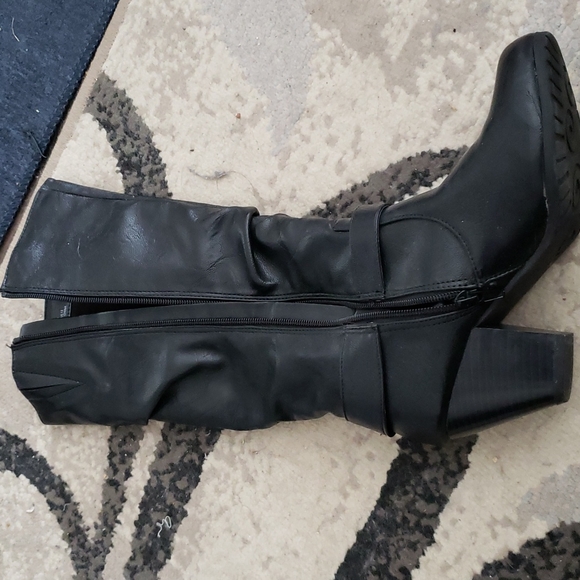 Boots - Picture 5 of 5